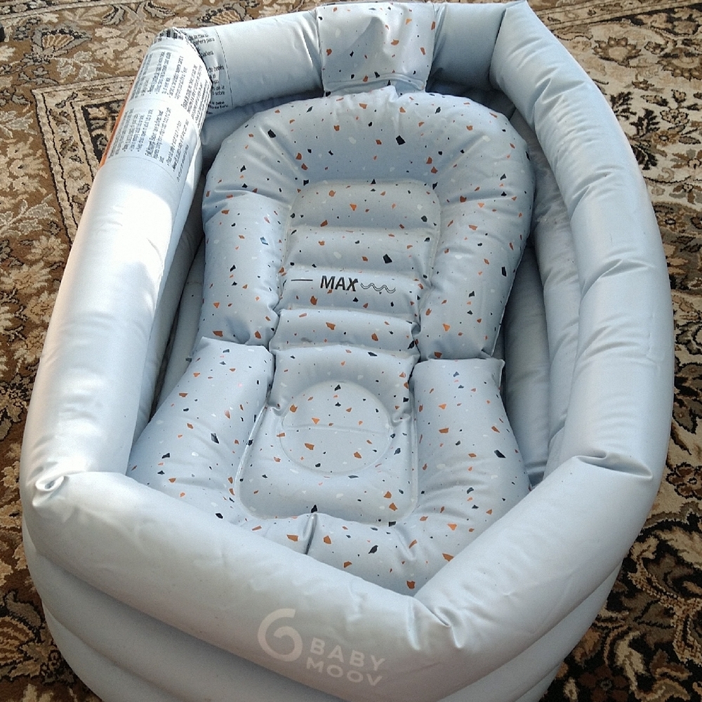 Blue Inflatable Baby Bath - Picture 9 of 15
